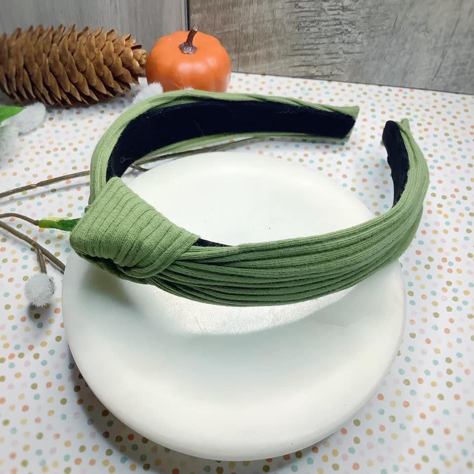 Green Ribbed Knot Headband