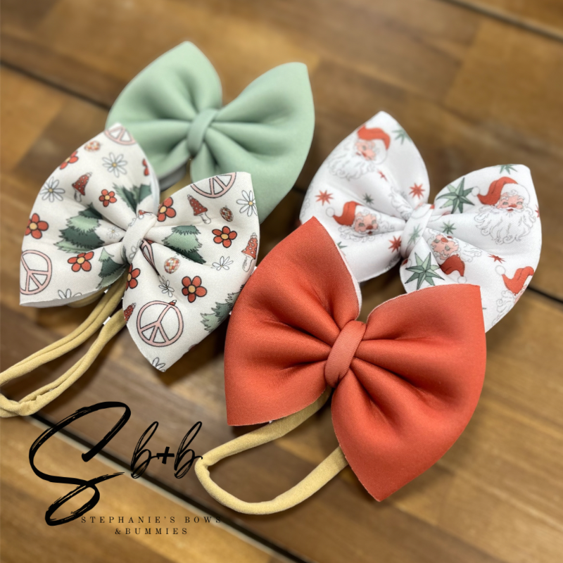 Green Solid (Groovy Santa) Puffy Bow