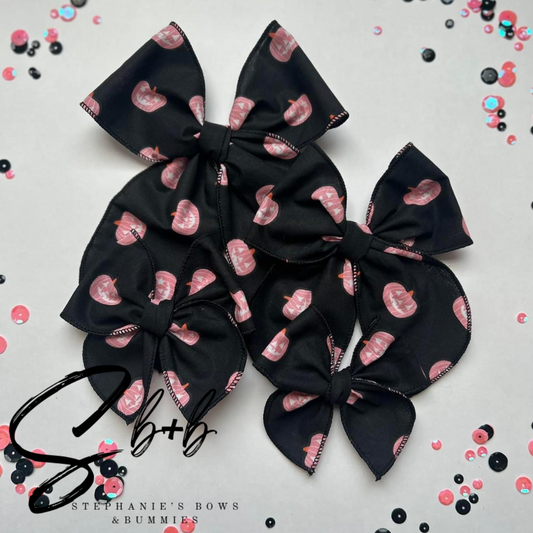 Black w/ Pink Pumpkins Serged Bow